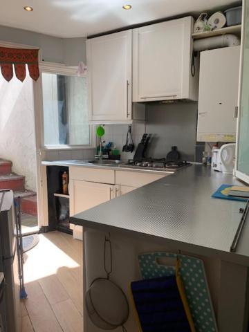 Studio Apartment - Entire Lower Ground Floor - Only 7 Mins Walk Kings Cross St Pancras Station Londres Exterior foto